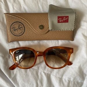 Ray-Ban RB 4324 6475/51 50mm Brown Gradient/Yellow Gold Glass -  one lens broke